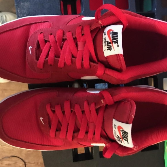 Nike shoes - Picture 2 of 3